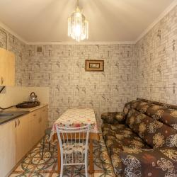 Комната улучшенная с 1 односпальной и 1 двуспальной кроватью