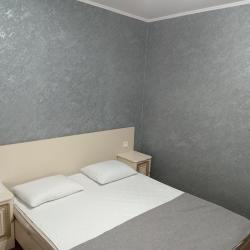 Комната эконом с 1 двуспальной кроватью (удобства на этаже)