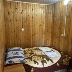 Комната эконом с 1 односпальной и 2 двуспальными кроватями