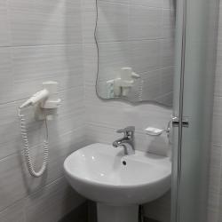 Номер стандарт с 1 двуспальной кроватью