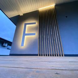 Фото Отель Загородный клуб LIFE (Лайф)