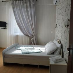 Номер стандарт с 1 двуспальной кроватью