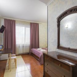 Номер полулюкс с 1 двуспальной кроватью