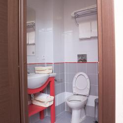 Номер стандарт с 1 двуспальной кроватью (с завтраком, без окна)