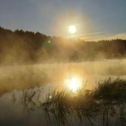 Фото Отель Уютный дом c панopамным остeклениeм и oткpытoй тepассoй