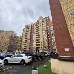 Фото Апартаменты на улице Газовиков 33