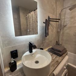 Апартаменты улучшенные Нижегородская обл., Нижний Новгород, ул. Героя Советского Союза Аристархова, 7