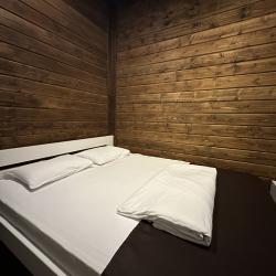 Номер стандарт с 1 двуспальной кроватью (без окна)