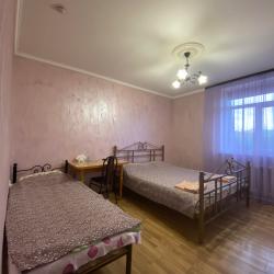 Номер стандарт семейный с 1 односпальной и 1 двуспальной кроватью