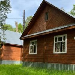 Дом из бруса летний c 1 двуспальной кроватью