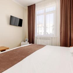 3-местный 1-комнатный номер стандарт с 1 односпальной и 1 двуспальной кроватью