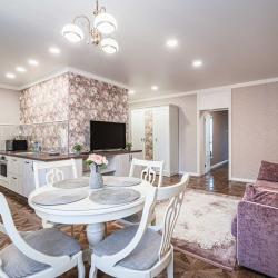 Фото Апартаменты Роза ветров на улице Валентина Мосина 2