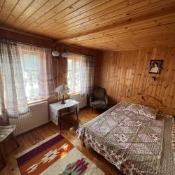 Коттедж с 1 двуспальной кроватью и 1 двухъярусной кроватью