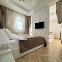 Фото Уютные апартаменты в Парковом квартале отеля «Имеретинский»