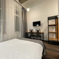 Номер стандарт с 1 двуспальной кроватью #106