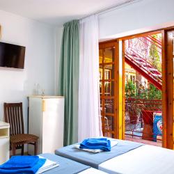 Комната полулюкс с 1 двуспальной кроватью