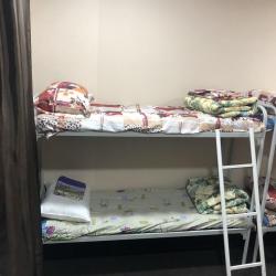 Кровать в 8-местном общем мужском номере