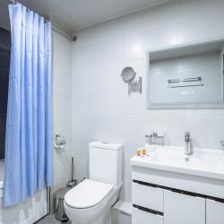 Номер люкс с двуспальной кроватью