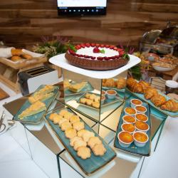 Фото B Hotel Bishkek (Би отель )