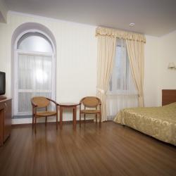 Номер стандарт с 1 двуспальной кроватью