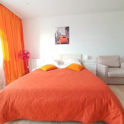 Фото Отель Живи уютно на улице Новгородская 8