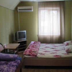 Комната стандарт с 1 односпальной и 1 двуспальной кроватью