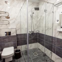 Номер полулюкс с 1 двуспальной кроватью