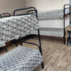 Кровать в 6-местном общем номере