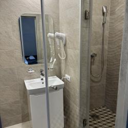 Номер эконом стандарт с 1 двуспальной кроватью