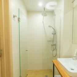 Номер стандарт с 1 двуспальной кроватью