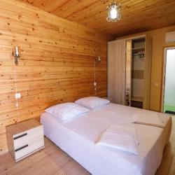 Номер стандарт с 1 двуспальной кроватью (с завтраком)