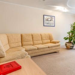 Номер люкс улучшенный с 1 двуспальной кроватью