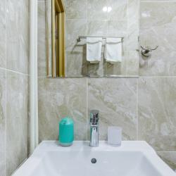 Номер стандарт с 1 двуспальной кроватью