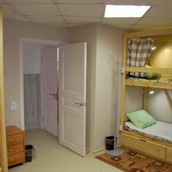 Кровать в 8-местном общем номере (с завтраком)