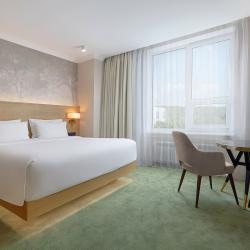 Номер улучшенный делюкс с 1 двуспальной кроватью