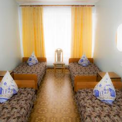Номер стандарт эконом с 4 односпальными кроватями (корпус 1,2,3,4) (удобства на этаже)