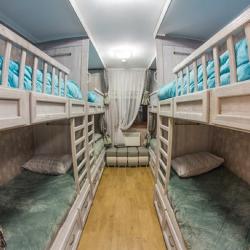 Кровать в 8-местном общем номере