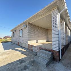 Номер делюкс комфорт с 2 односпальными и 1 двуспальной кроватью