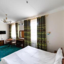 Номер стандарт с 1 двуспальной кроватью