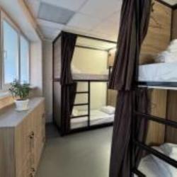 Кровать в 6-местном общем номере