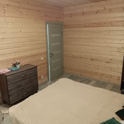 Коттедж улучшенный с 2 односпальными и 1 двуспальной кроватью