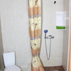 Номер улучшенный стандарт с 4 односпальными и 1 двуспальной кроватью