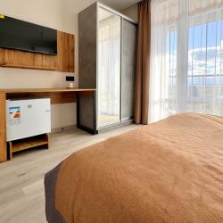 4-комнатные апартаменты улучшенные с балконом