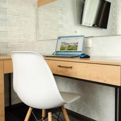 Номер полулюкс с 1 двуспальной кроватью