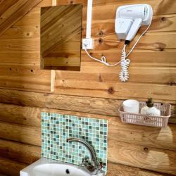 Номер комфорт с 1 односпальной и 1 двуспальной кроватью №7