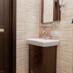 Комната полулюкс с 1 двуспальной кроватью