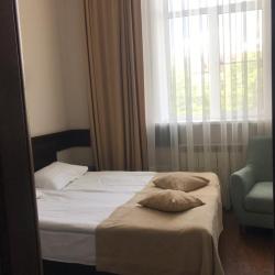 Номер полулюкс семейный с 1 двуспальной кроватью