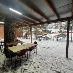 Номер эконом с 1 односпальной и 1 двуспальной кроватью