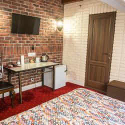 Номер стандарт улучшенный с 1 двуспальной кроватью (мансарда)