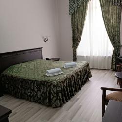 Номер стандарт с 1 двуспальной кроватью